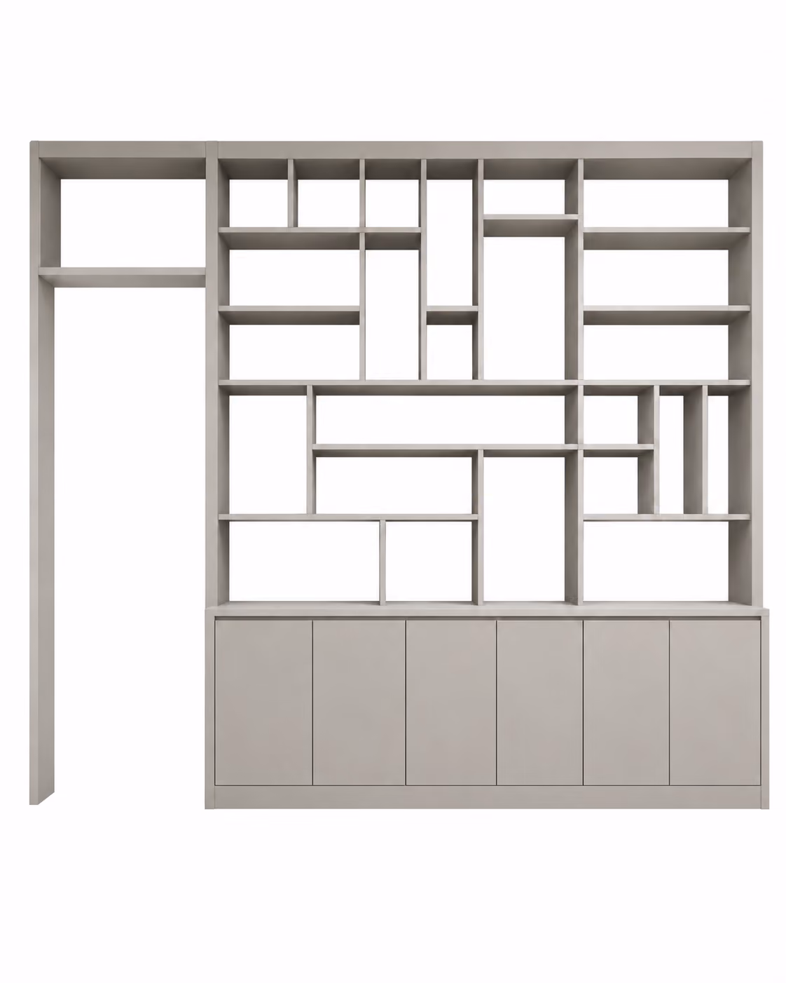 Estante livraria em laca taupe fosca, com bancada lateral em balanço e base fechada de seis portas.